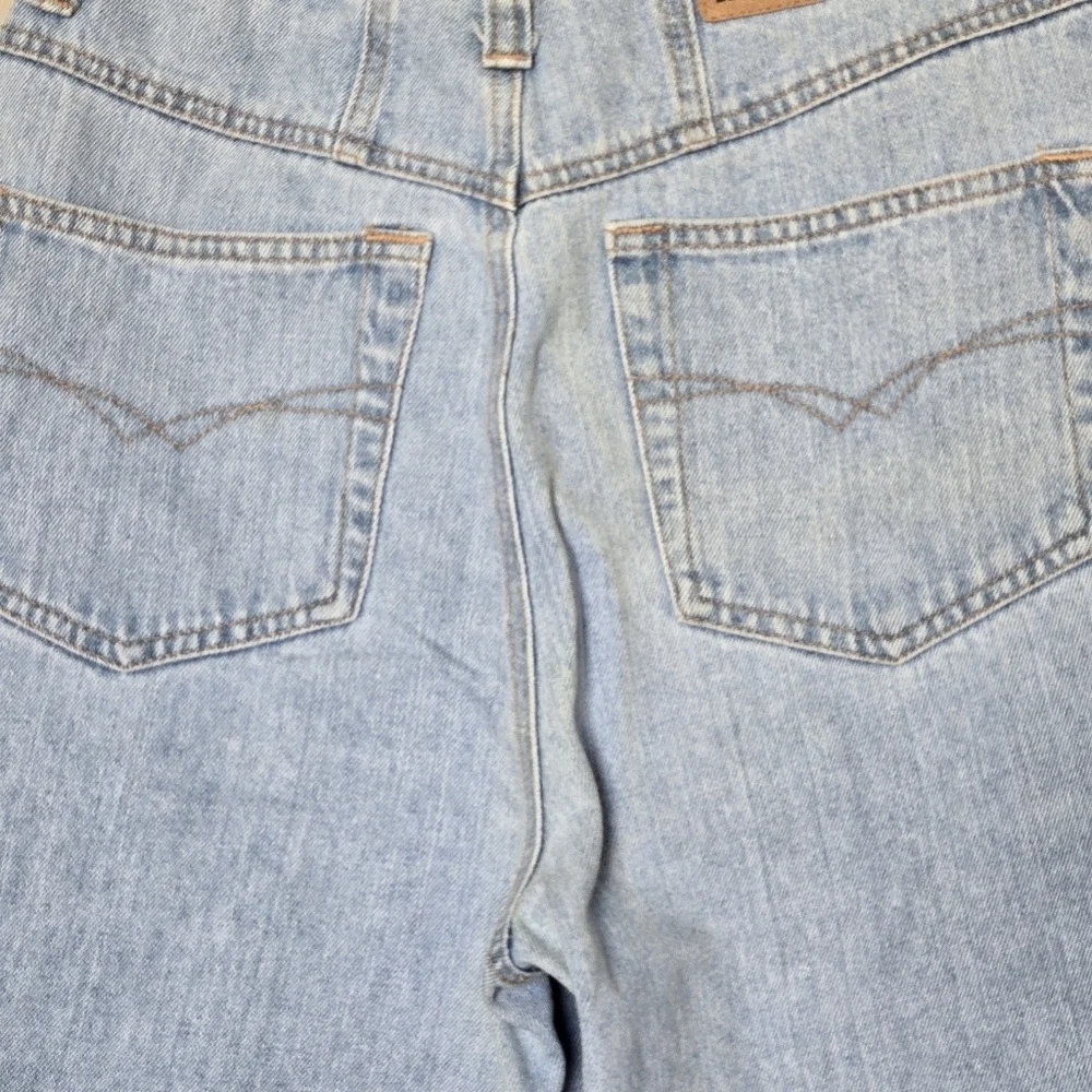 Vintage UnionBay Y2K Western High Rise Long Denim Light Wash Shorts Size 1/2